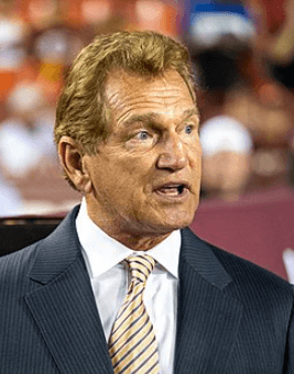 Commanders Legend Joe Theismann Speaks Out in Shame After Sideline Brawl at Northwest Stadium — Calls Fan Violence “Unacceptable” and Damaging to the Franchise