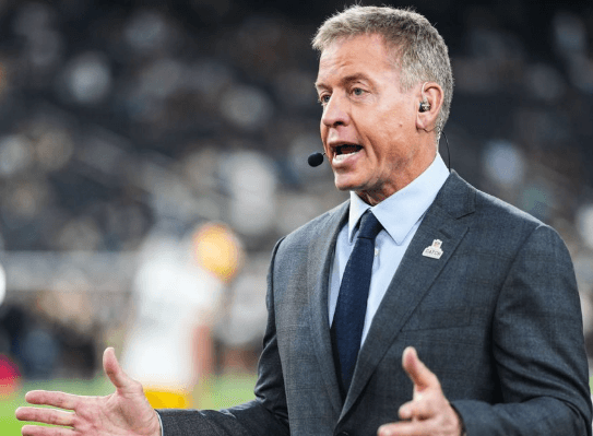 Colts Legend Peyton Manning Defends Daniel Jones After Troy Aikman Accuses Refs of Favoring Him on Live TV – And Jones’ Classy Response Leaves the Entire NFL Bowing in Respect