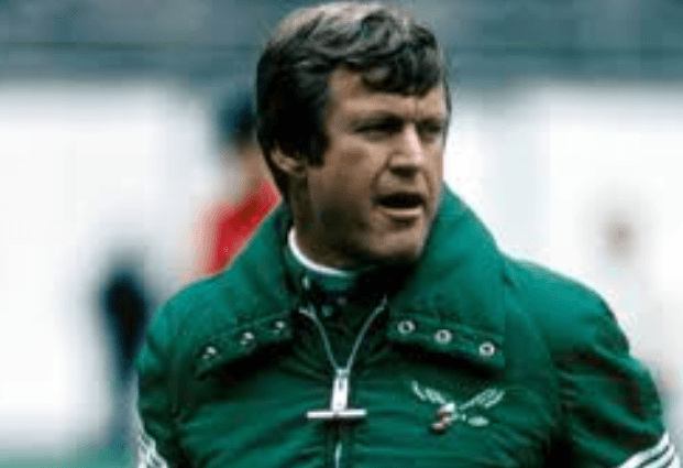 Legendary Coach Dick Vermeil Blasts Eagles OC Kevin Patullo: “He’s tearing this team apart before he even gets fired”