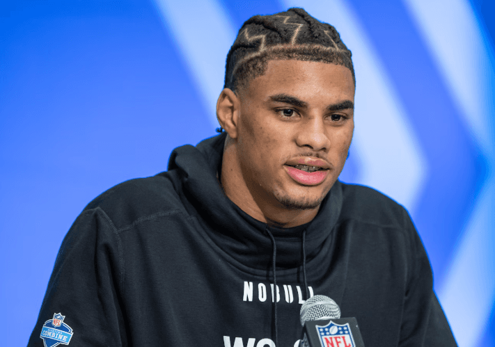 “YOU NEED TO BE SILENT!” — Karoline Leavitt’s Tweet Against Keon Coleman Backfires Spectacularly as He Reads Every Word on Live TV, Turning the Nation’s Eyes and Leaving the Studio in Absolute Silence!!...