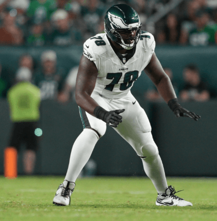 Eagles Offensive Tackle Myles Hinton Breaks His Silence After Wiping All Social Media Amid Injury Rumors – Reveals Heartbreaking Family News That Shocked the Entire NFL