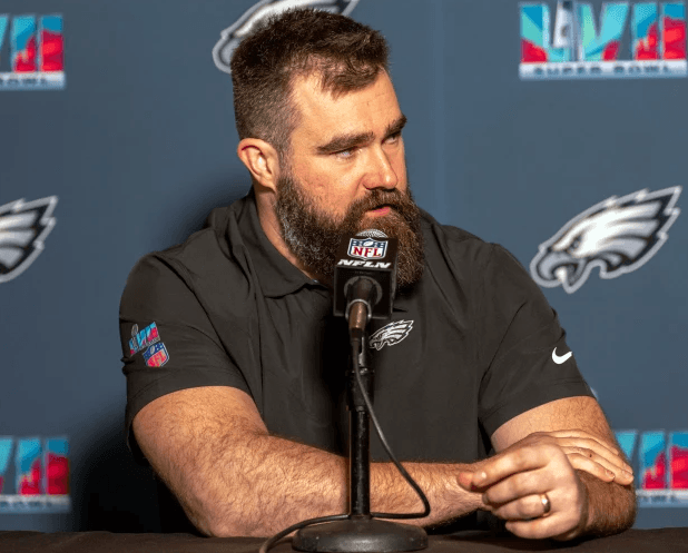 Eagles Legend Jason Kelce Demands Justice After Fan’s Memorial Scarf Is Stolen at Lincoln Financial Field – Shameful Incident Sparks Outrage Across Eagles Community