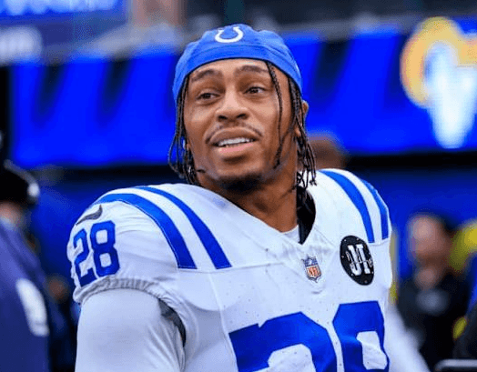 Jonathan Taylor Goes Viral After Quietly Gifting a Car to a Young Stadium Janitor Who Helped Him at Lucas Oil Stadium