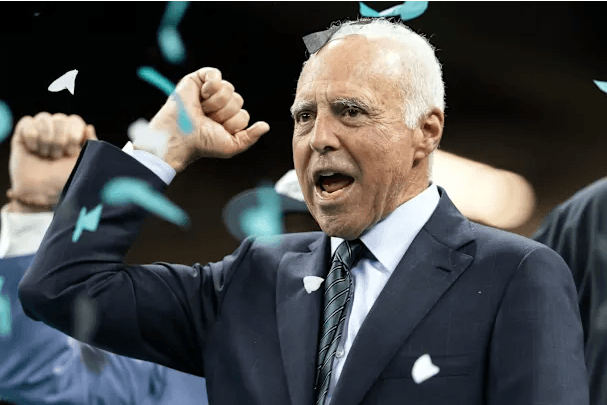 After a Dominant 31–0 Win Over the Raiders, the Eagles Send a Power Statement Across the NFL — Owner Jeffrey Lurie Stuns the League by Personally Rewarding the Entire Team