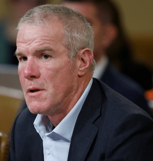 Packers Legend Brett Favre Sparks Outrage Among Green Bay Fans After Blasting Packers Players for “Embarrassing” Pre-Game Fight at Empower Field — Viral Video Leaves Fans Watching in Silence and Walking Away