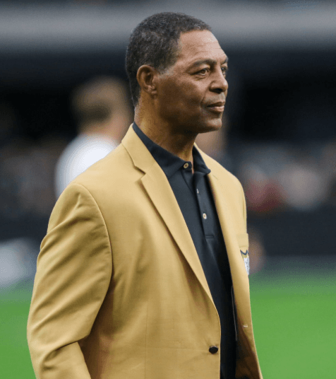 After Eagles’ Win Over Raiders, NFL Legend Marcus Allen Criticizes Geno Smith’s “Lack of Accountability” — Jalen Hurts Steps In to Defend the Veteran, and Geno Smith’s Response Changes the Tone