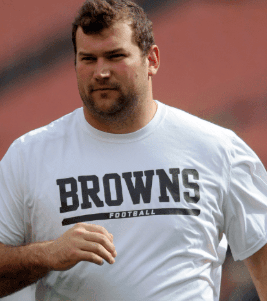 After Bears’ Dominant Win Over Browns, NFL Legend Joe Thomas Criticizes QB Dillon Gabriel — Bears QB Caleb Williams Steps In to Defend Him, and Gabriel’s Response Shifts the Narrative