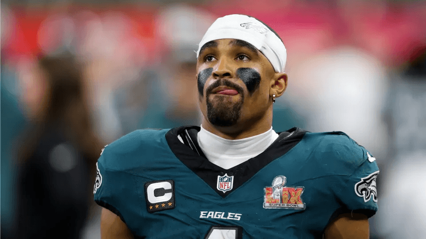 BREAKING NEWS: Rob Gronkowski has shaken the NFL by defending Jalen Hurts against Stephen A. Smith’s offensive remarks on ESPN after the Eagles’ win over the Raiders—and Hurts’ seven-word response has caused an uproar in the NFL and Philadelphia community