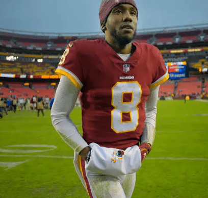 After the Eagles’ 29–18 Win Over the Commanders, QB Josh Johnson Sits Dejected on the Sideline — Then Jalen Hurts Steps In and Says Something That Stuns Everyone Nearby