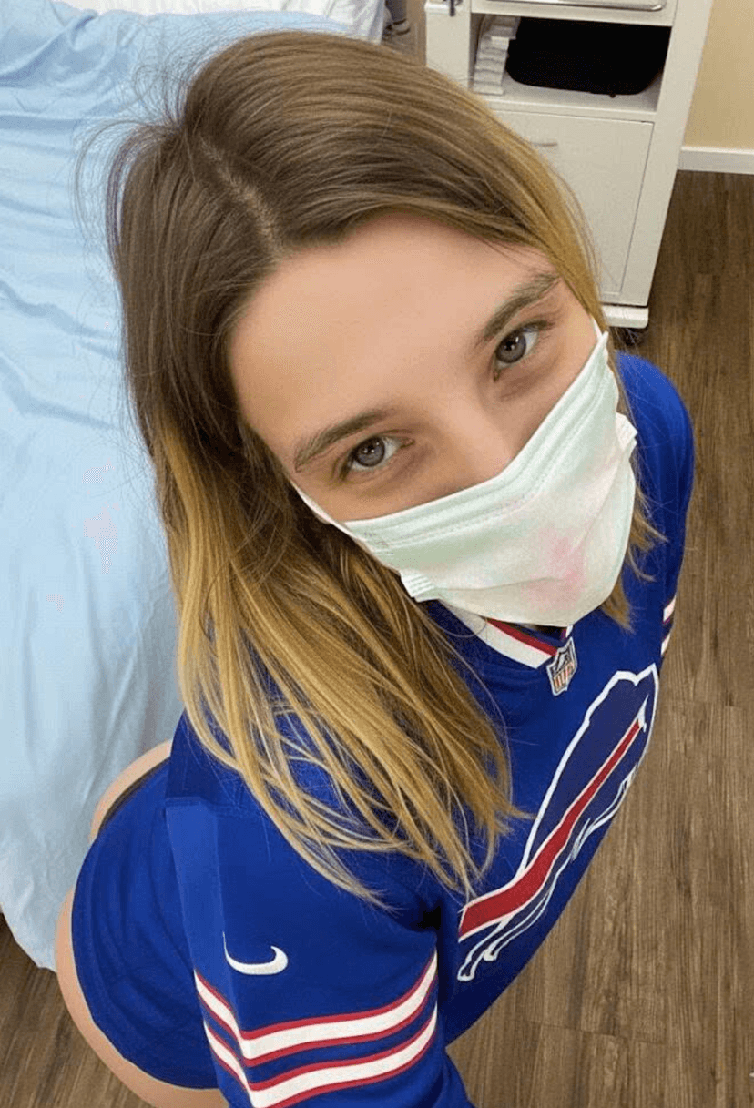 A Die-Hard Buffalo Bills Fan Set Social Media Ablaze After Promising to “Show Everything” on Her 0nlyfans Account If Buffalo Reaches the Playoffs