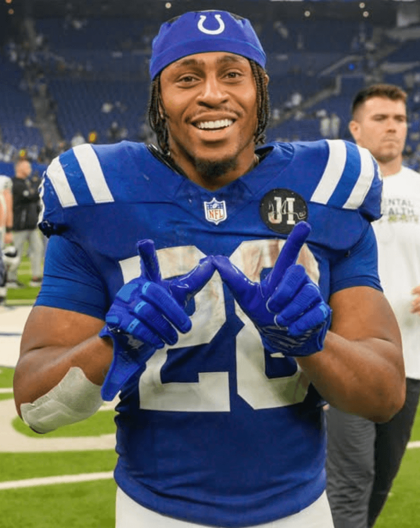 Winter Nights of Hope: Colts Star Jonathan Taylor Becomes a Modern-Day Santa, Bringing Christmas Warmth to Underprivileged Children