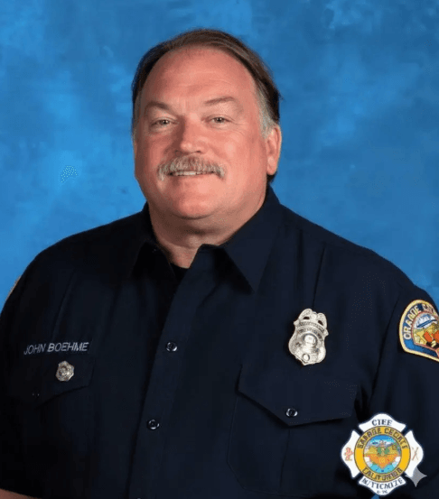 Firefighter Sacrifices His Life While Protecting the Entire City of Indianapolis — As the City Steps Into 2026, One Hero Is Forever Left Behind in 2025. A Colts Offensive Star Visits the Family and Donates $100,000 to Help Cover Medical and Funeral Costs