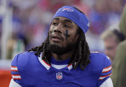 HEARTBREAKING: Buffalo Bills star James Cook broke down in tears, revealing his mother once had to sell their only home in Miami to keep his football dream alive