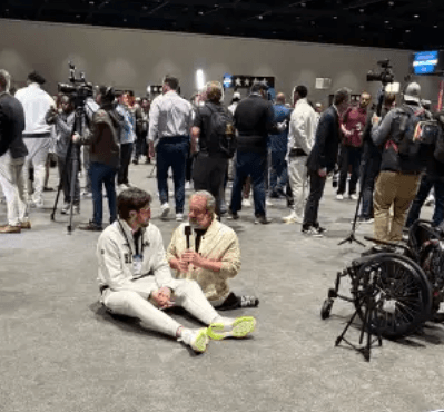 Cooper DeJean Shocks NFL by Skipping FOX & ESPN Interviews, Choosing to Interview Local Disabled Reporter on Pro Bowl Night – Viral Video of Heartwarming Moment Moves Eagles Community to Tears