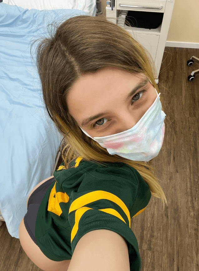 A Die-Hard Packers Fan Set Social Media Ablaze After Promising to “Show Everything” on Her 0nlyfans Account If Green Bay Reaches the Playoffs