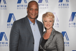 New York Yankees Teammates and Fans Shed Tears and Pray Together for Legend Darryl Strawberry Wife’s Health After Important announcement