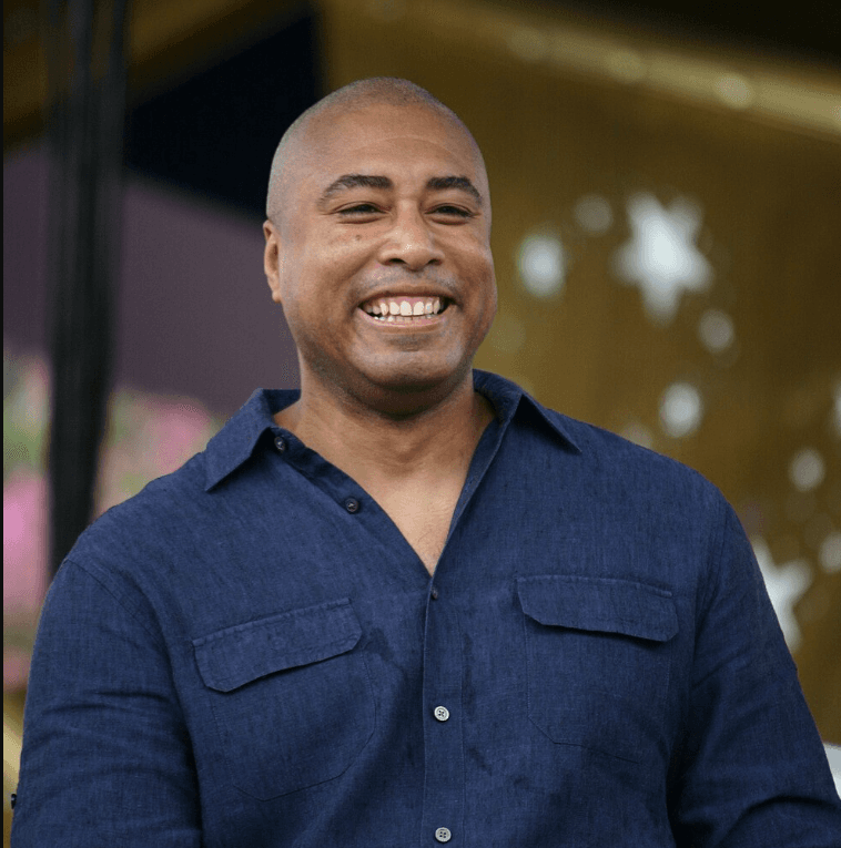 Yankees Legend Bernie Williams Moves Bronx Fans to Tears by Declining Statue, Choosing to Help New York’s Homeless Instead