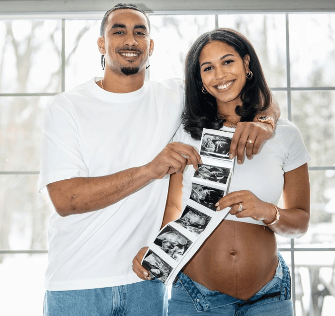 Double Joy After Packers’ Playoff Win: Jordan Love and Wife Thank Packers and Teammates for Gifts After Pregnancy News — Especially the “Secret” Gift from Close Mentor, Legendary Aaron Rodgers