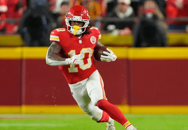 Just an hour after learning that the Chiefs were facing budget constraints, a veteran star agreed to a pay cut – putting sentiment above money.