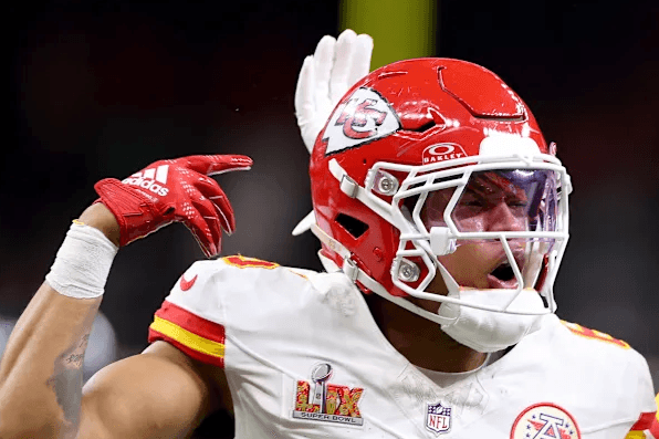 Chiefs Urged to Report Tom Brady for ‘Tampering’ With Their Top Free Agent