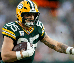 Packers star Rejects Huge Offer from Raiders After Brady’s "Value Player of the Year" Praise, Seeks Long-Term Deal with Packers But Demands Salary