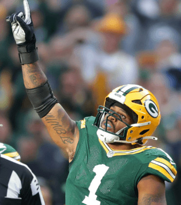 Packers’ Micah Parsons Gives Back Big — Donates 2.5 Tons of Winter Supplies to Green Bay Schools