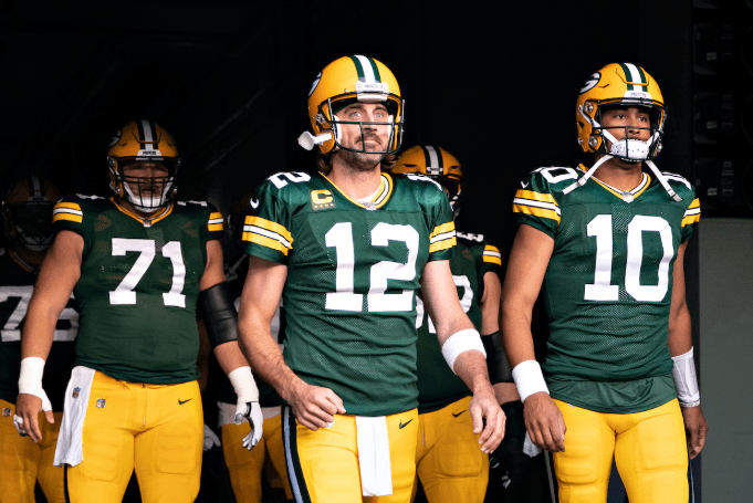 Aaron Rodgers Signs One-Day Contract to RETIRE as a Green Bay Packer! After Everything