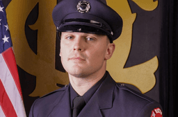 SAD NEWS: The Entire Nation Mourns the Tragic Loss of a 32-Year-Old Chicago Firefighter and EMT, Who Heroically Sacrificed His Life in the Line of Duty – A Hero Without a Cape