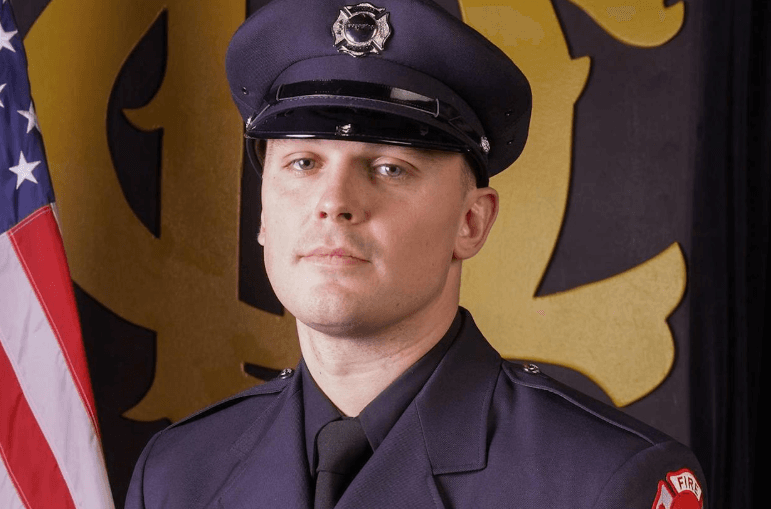 SAD NEWS: The Entire Nation Mourns the Tragic Loss of a 32-Year-Old Chicago Firefighter and EMT, Who Heroically Sacrificed His Life in the Line of Duty – A Hero Without a Cape