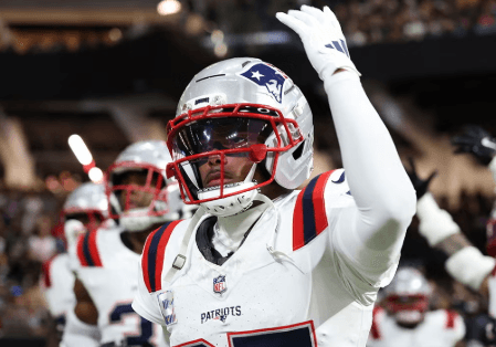 Right after letting two defensive stars go, team owner Robert Kraft made it up to the fans with a three-year “touchdown” deal for one of the NFL’s top cornerbacks