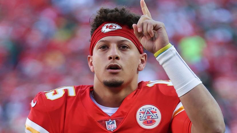 Patrick Mahomes’ Emotional Rejection of Game MVP Title While Pointing to Chiefs’ Superstar Leaves the Entire NFL Calling Him “G.O.A.T”