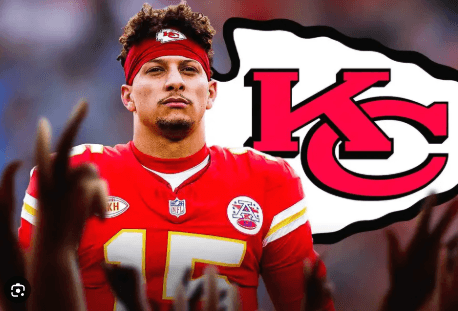 Chiefs Legend Tony Gonzalez Defends Patrick Mahomes After Troy Aikman Accuses Refs of Favoring Him on Live TV – And Mahomes’ Classy Response Leaves the Entire NFL Bowing in Respect