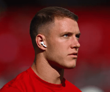 49ers Superstar Christian McCaffrey Personally Visits Hospital to Apologize After Learning His Nephew Was Involved in Outrageous Helmet Attack During High School Game – Moment That Leaves Entire NFL Speechless