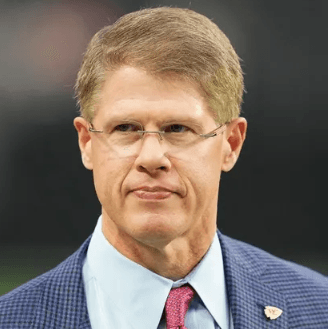 After Marshawn Kneeland Tragedy, Chiefs Owner Clark Hunt Plans to Launch “Teammate Check-In” Program – Where Teammates Listen to Teammates