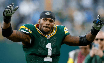 Micah Parsons Moves Fans to Tears by Voluntarily Offering to Restructure Record-Breaking Contract After Learning His Salary Could Force Several Teammates Out After the Season