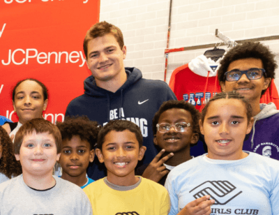 Not With a 70-Yard Bomb, Not With a Touchdown — Drake Maye Wins Hearts With a Heartwarming “Connection” Moment at Gillette Stadium Before Bills Game