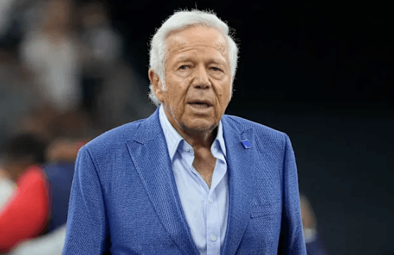 Patriots Owner Robert Kraft Criticizes Senator Chuck Schumer After “Tone-Deaf” Buffalo Bills–Tinged Remarks While Addressing the Bondi Beach Tragedy 