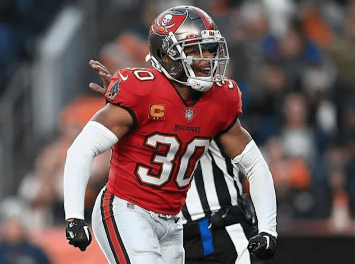 Former Super Bowl Champion Turns Down 9 Teams Just One Day After Seahawks Release, Willingly Accepts a Pay Cut to Join the Buccaneers Just to Play Alongside His Idol Mike Evans