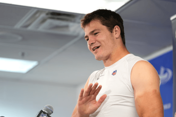 After a Thrilling Win Over the Ravens, Drake Maye Creates a Historic Moment by Breaking Two Patriots Records in a Single Play