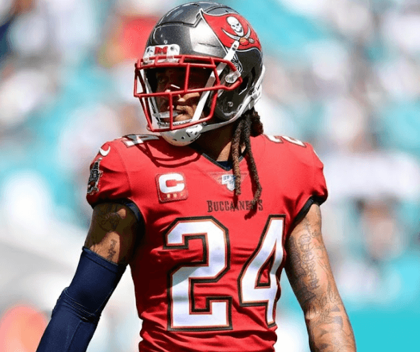 5x Pro Bowl, 2019 DPOY Star Sends Christmas Shockwaves Through Tampa Bay With Stunning Desire to Join Buccaneers for One Final Chapter