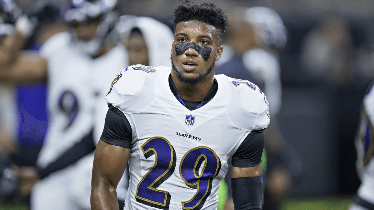 Baltimore Ravens CB Marlon Humphrey Stuns NFL by Admitting Officials “Favored” Ravens in Controversial Call That Nearly Cost Patriots