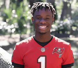 Buccaneers and NFL Community Mourn the Beloved 16-Year-Old Tampa Bay Ball Boy Lost Tragically on Christmas Night, Team Star Steps Forward in Emotional Support of the Family