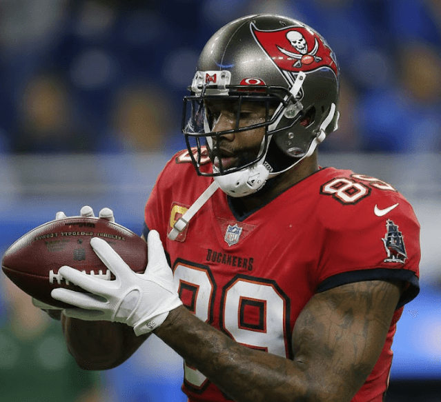 Betrayed by the Broncos, Super Bowl XLV Champion Shocks NFL by Targeting Buccaneers — Vows to Give Everything to Restore Tampa Bay