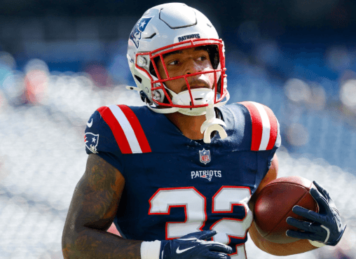 Patriots superstar TreVeyon Henderson speaks out about the reason for his absence from the final practice ahead of the playoff matchup with the Chargers — revealing heartbreaking family news that has sent shockwaves through the entire NFL
