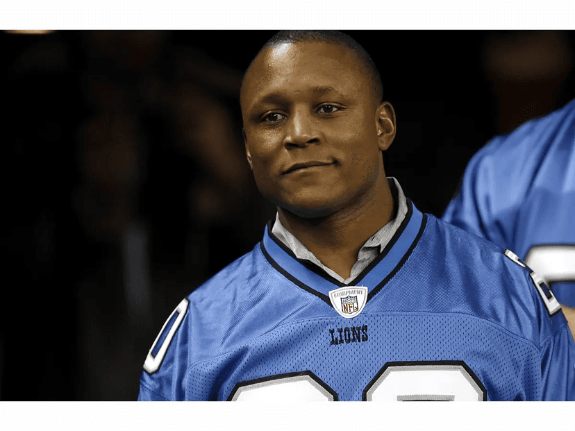 After witnessing the Lions’ decline this season, legendary Barry Sanders sends shockwaves through the NFL by returning to the Detroit Lions at age 57 with a “special $1 million deal.”