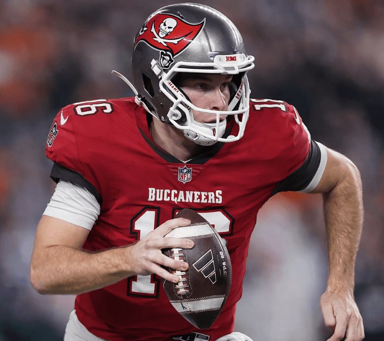 College Football Playoff’s Brightest Star Sends Shockwaves — NFL’s “Future MVP” Publicly Signals Desire to Wear Buccaneers Colors After Beating Miami