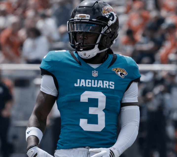 College Football Playoff’s Brightest Offensive Star Sends Shockwaves — NFL’s “Future MVP” Weapon Publicly Signals Desire to Join Jaguars After Beating Miami