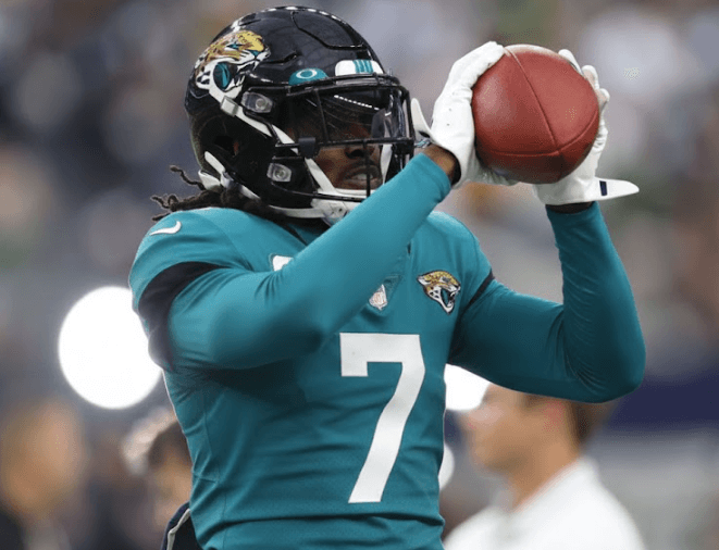 Former Packers standout cornerback, two-time Pro Bowl star with a 142-yard touchdown interception, expresses his desire to join the Jaguars after becoming a free agent – ready to give up everything just to team up with MVP Trevor Lawrence