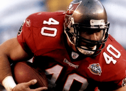 🔥 FROM TAMPA BAY ICON TO IMMORTAL: Mike Alstott Enters the Pro Football Hall of Fame, Cementing a Legacy That Defined an Era