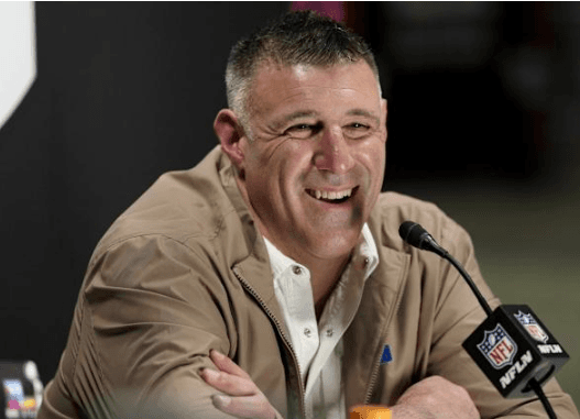 RESPECT: Right Before the Super Bowl Championship, Coach Mike Vrabel Moved Patriots Fans – Not with a Strategy or Special Play, but with a Gesture to Honor Women, Earning Respect from the Entire NFL 